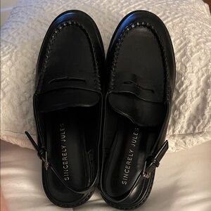 NWOT Sincerely Jules Romance
Black Chunky Slingback Loafers